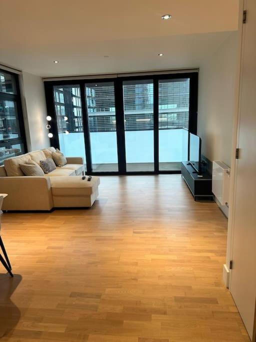 Stylist 2 Bedroom In Appartement Londen