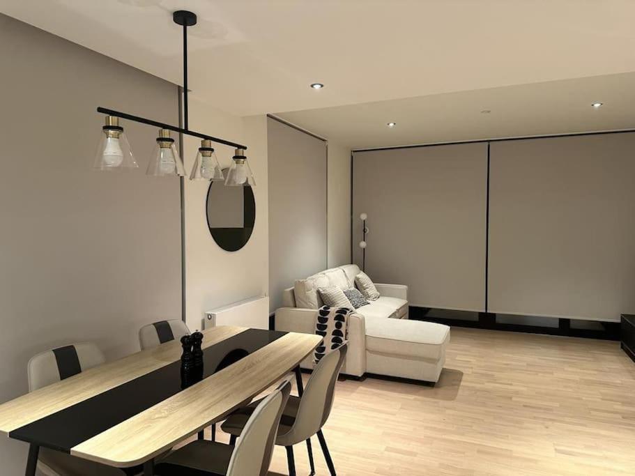 Stylist 2 Bedroom In Appartement