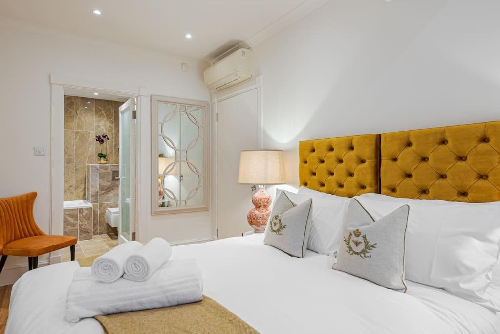 Chic Belgravia Hideaway With Private Patio 10 Mins To Harrods Apartamento