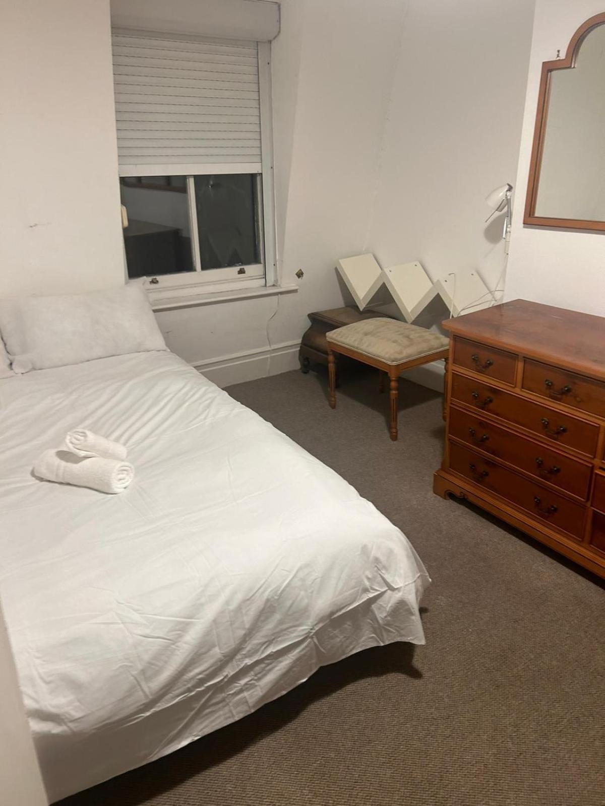 3 Bedroom Top Floor Kensington Appartement Londres