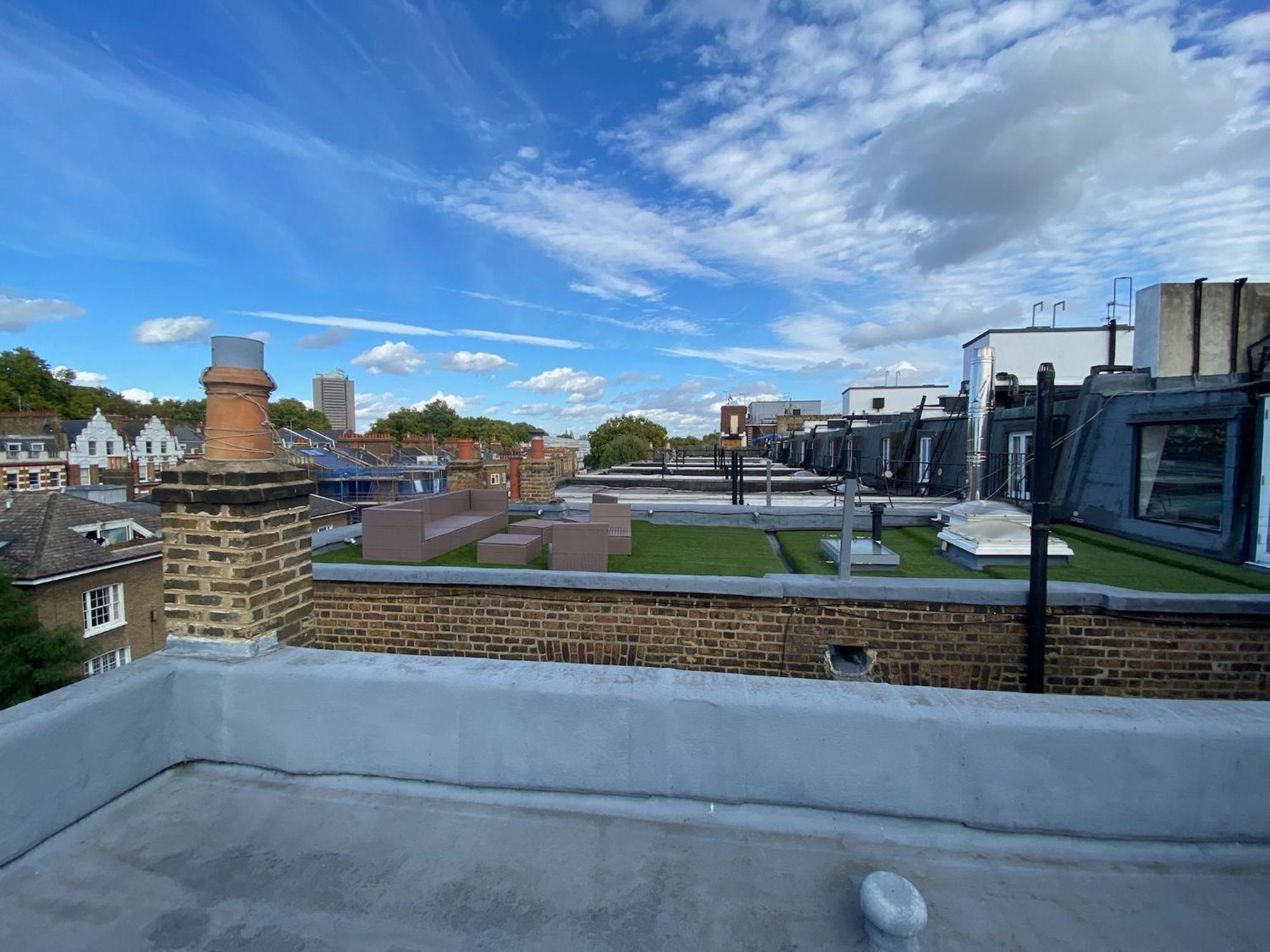 3 Bedroom Top Floor Kensington Appartement *