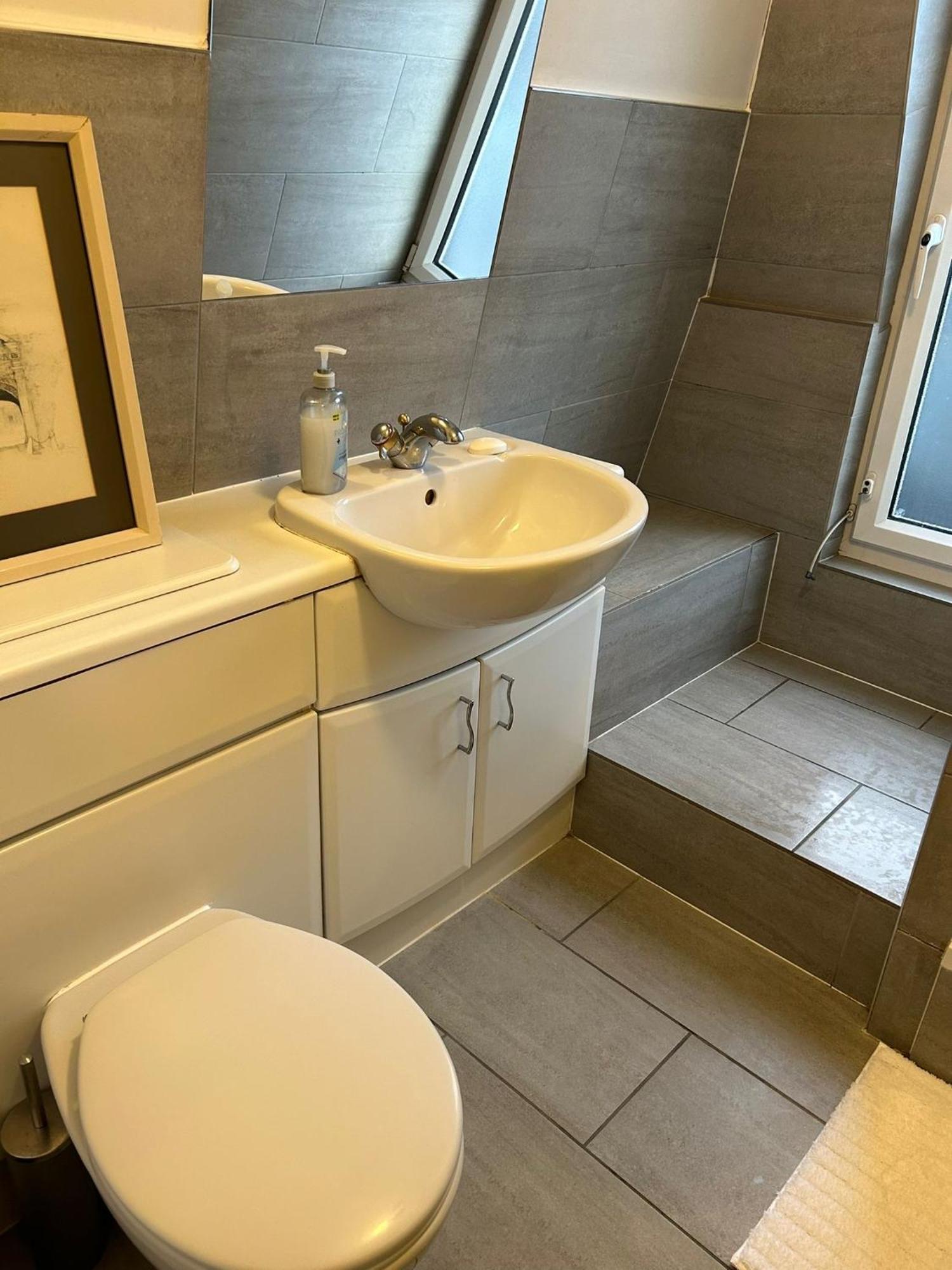 3 Bedroom Top Floor Kensington Appartement *
