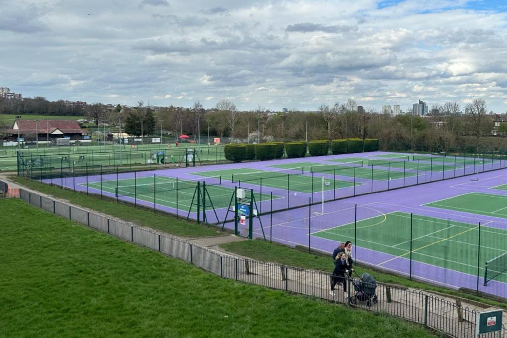 Wimbledon 2 Bed Tennis & Travel London
