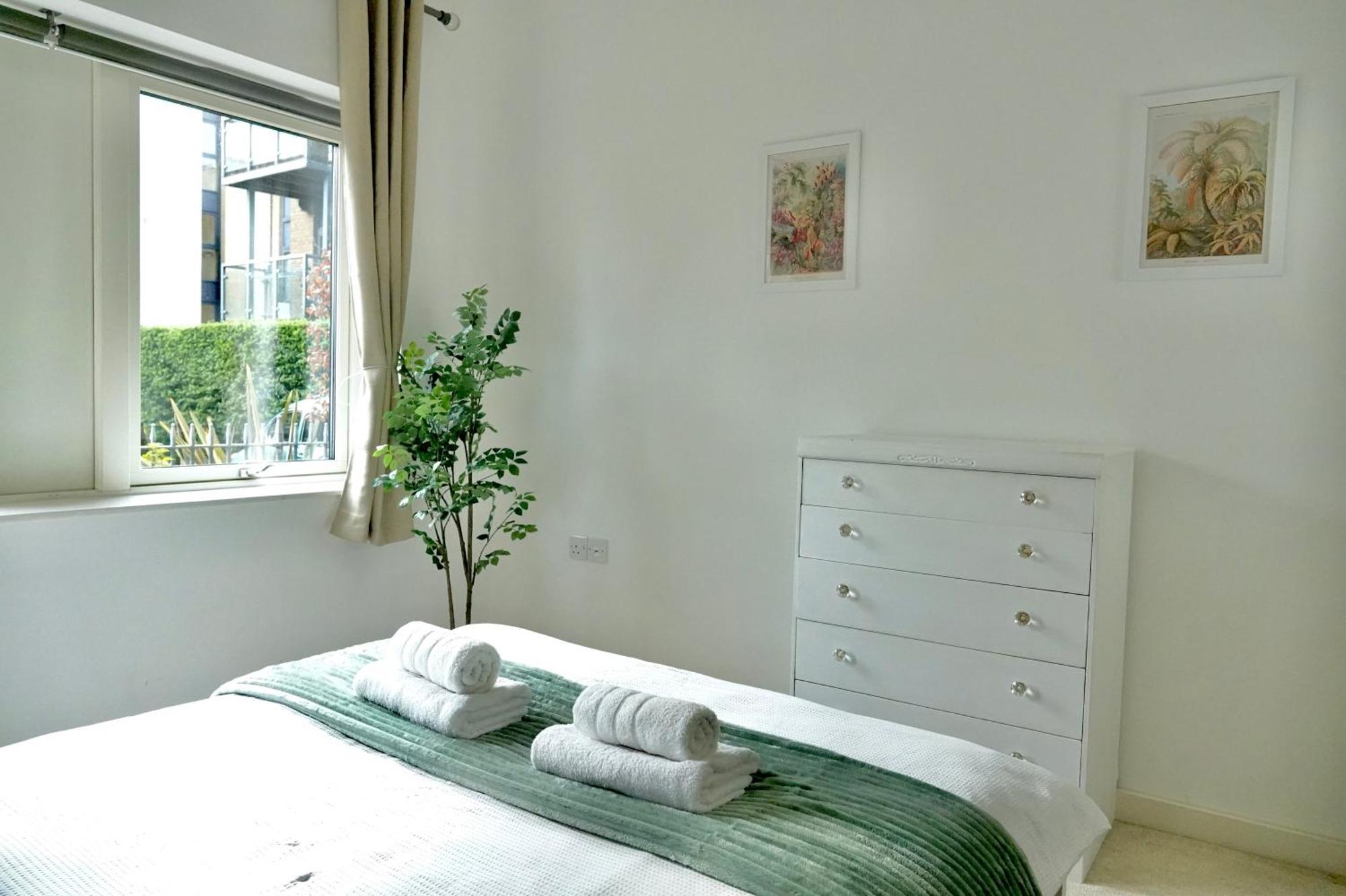 Luxury, Spacious 2 Bed Flat In London