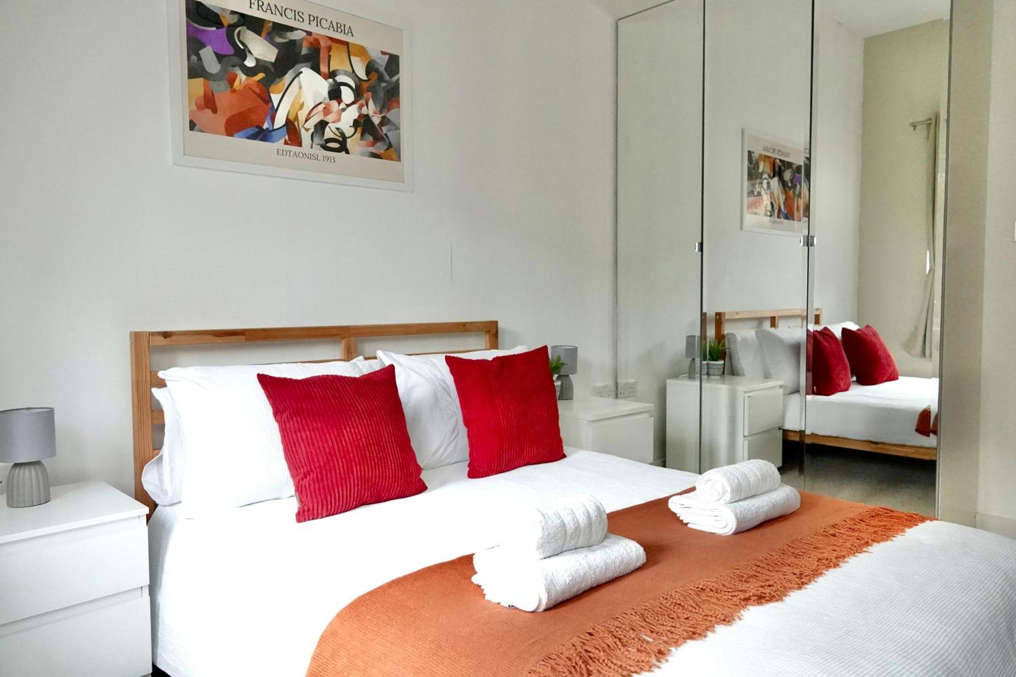 Luxury, Spacious 2 Bed Flat In Londres