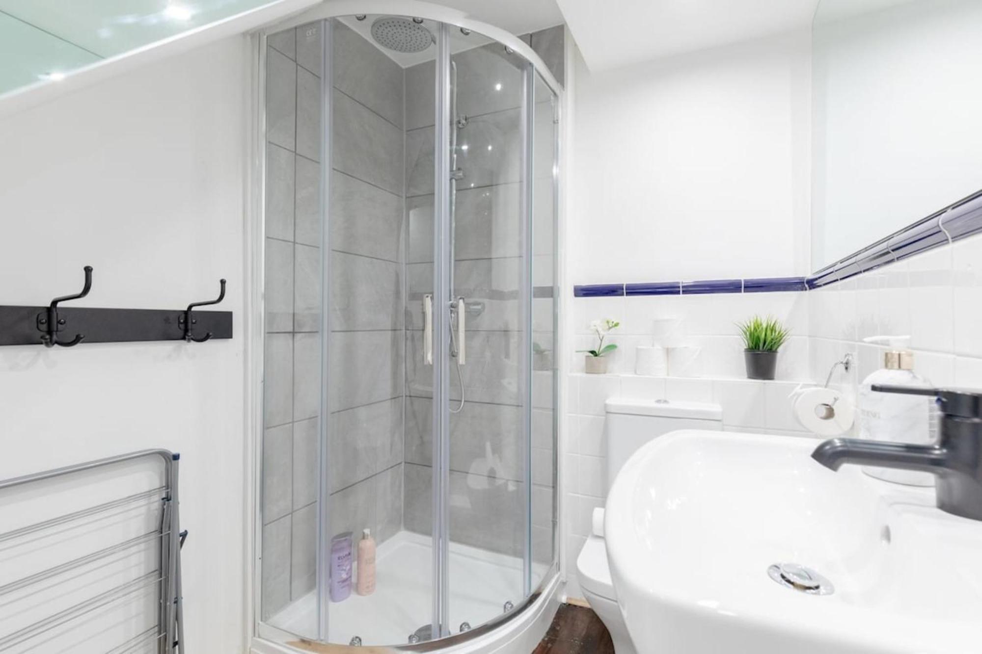 & Charmingly Curated 1bd Wifi Fulham Appartement