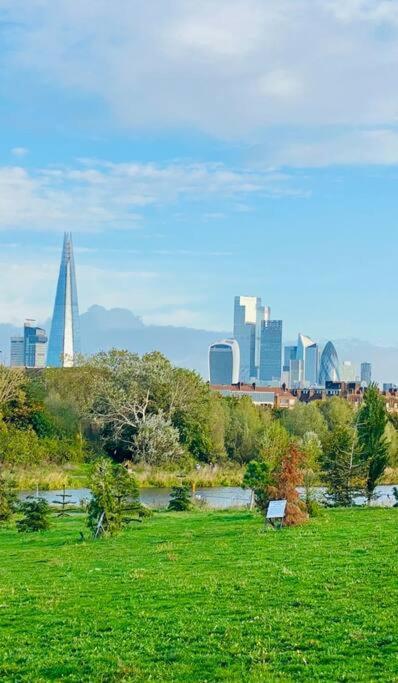 Newly Refurbished 2br Wbalcony In Vibrant Peckham Appartement Londres