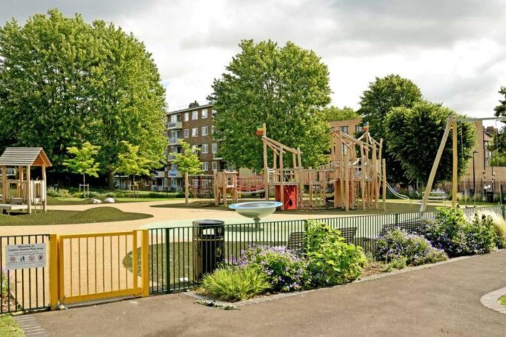 Newly Refurbished 2br Wbalcony In Vibrant Peckham Apartamento