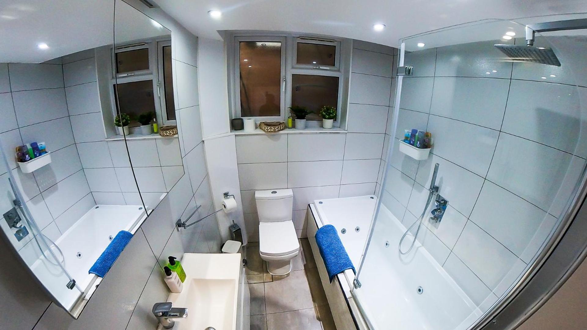 Homestay Ensuite With Jacuzzi *