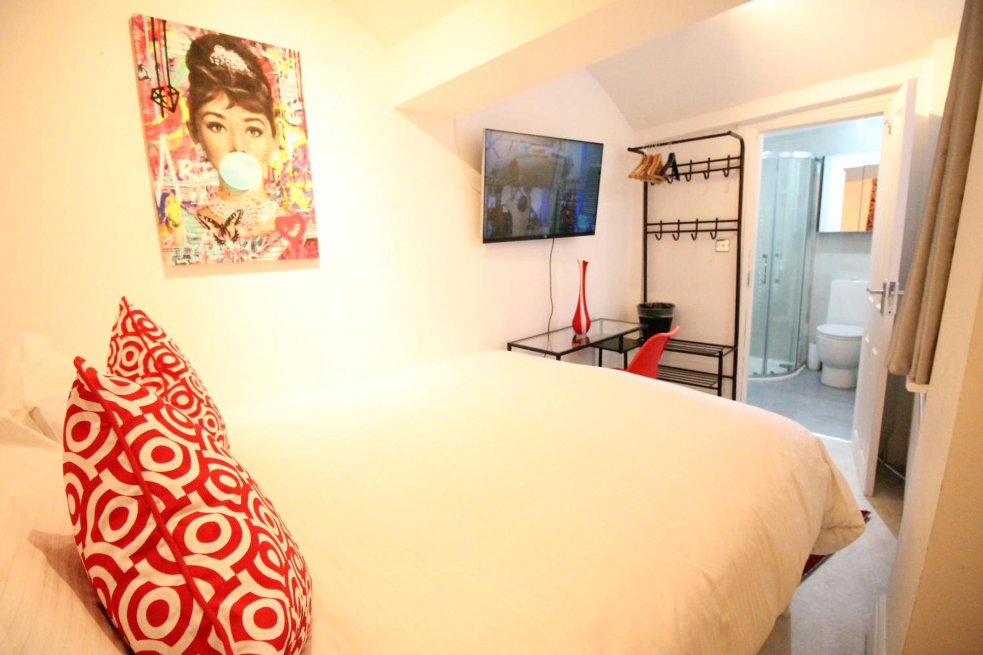 Trendy 2bedroom And 2 Bathroom Flat, Quiet Nottinghill Street Apartamento Londres