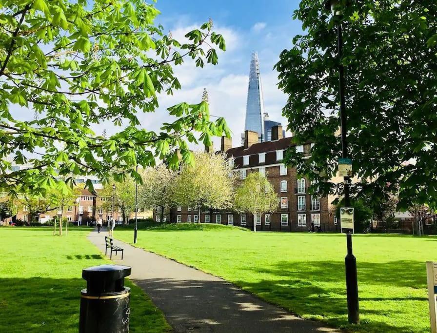 Tranquil 1br In South Bank With Onsite Parking