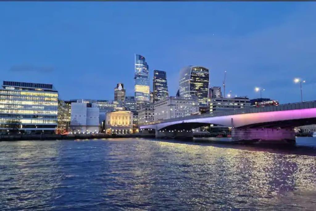 Tranquil 1br In South Bank With Onsite Parking Londres