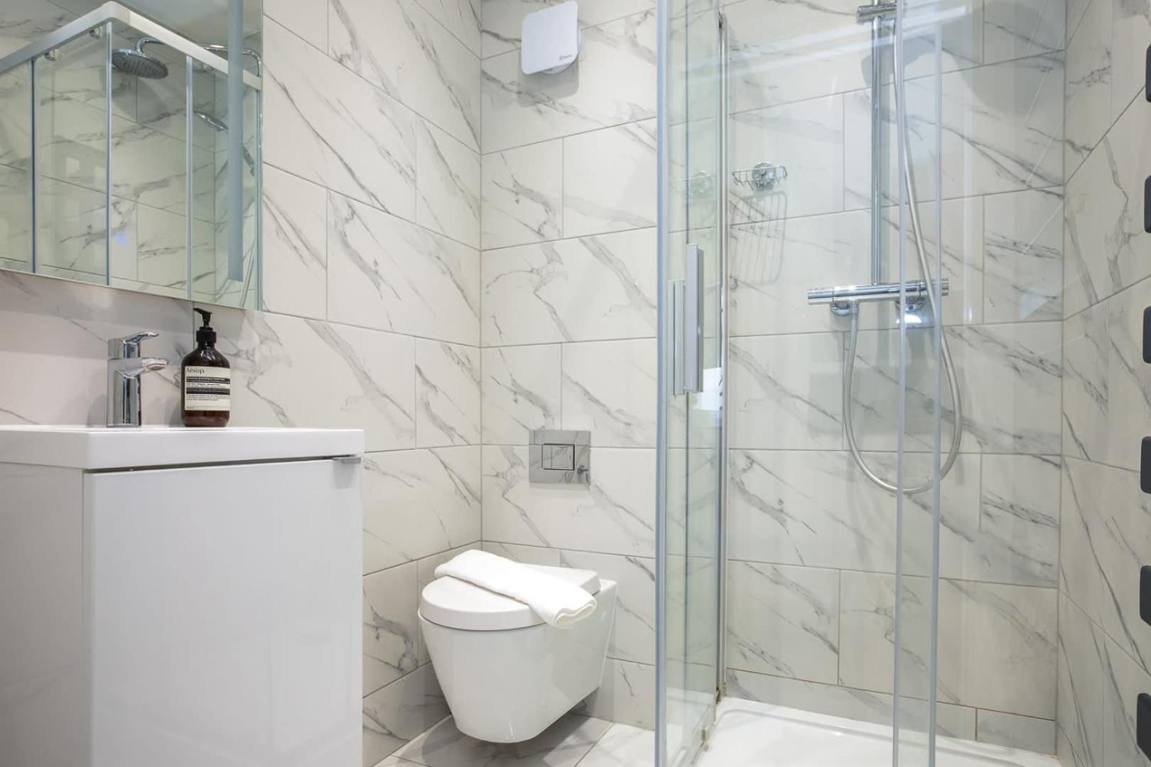Modern 2 Bed In Prime Camden Sleeps 6 Apartment *