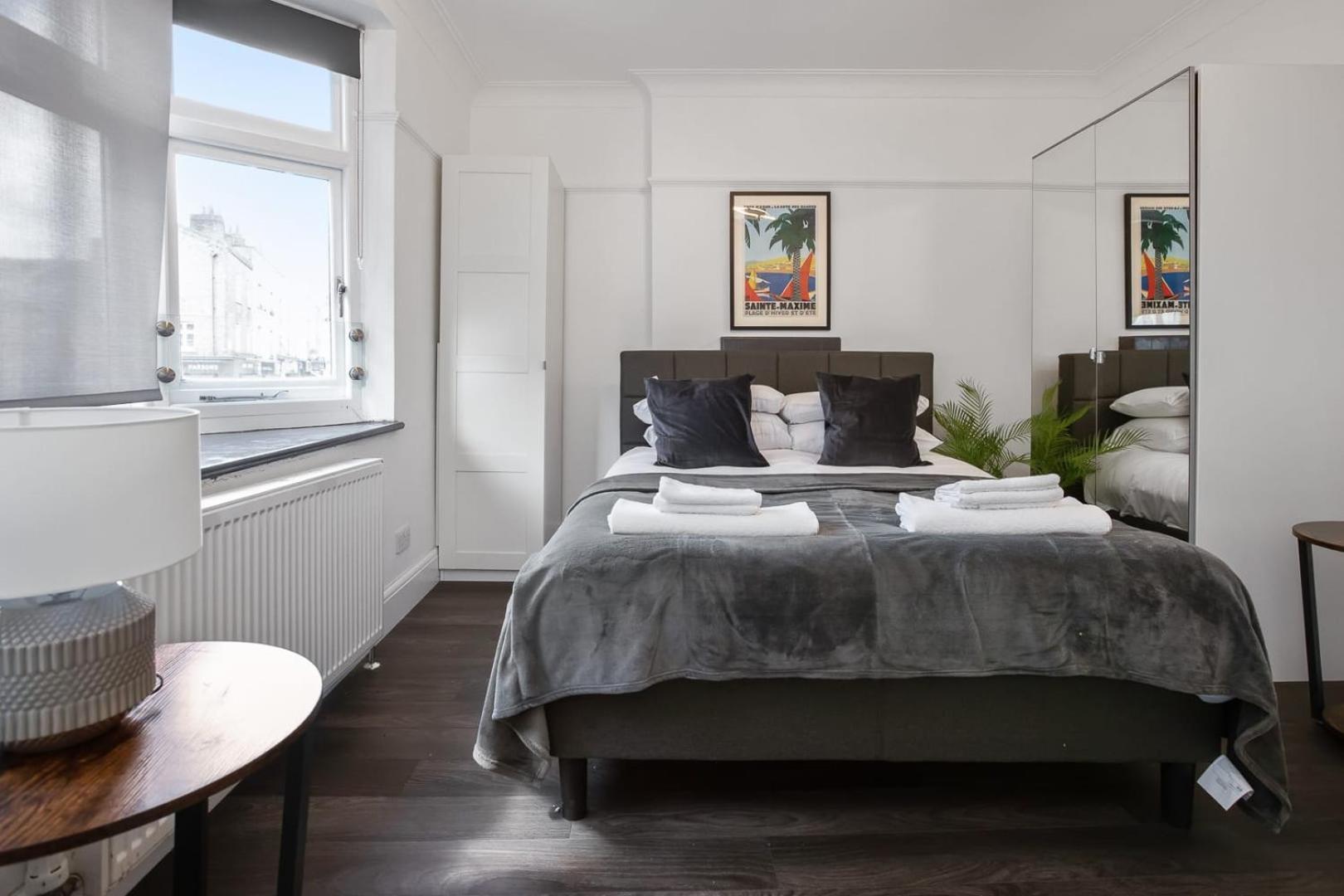 Modern 2 Bed In Prime Camden Sleeps 6 Apartamento Londres