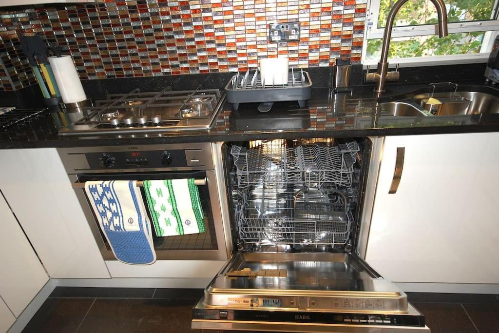 Apartment Clifton - Luxury 1 Bed Flat - 1 Min Walk To Tube *