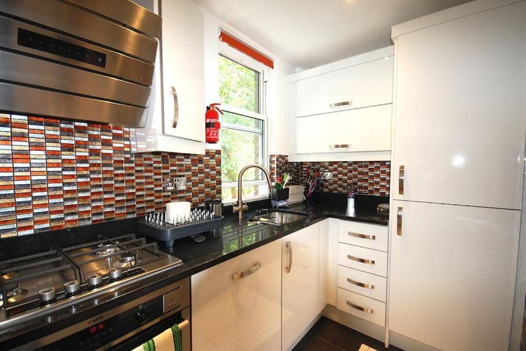 Clifton - Luxury 1 Bed Flat - 1 Min Walk To Tube * London