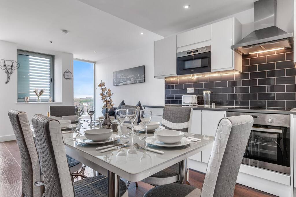 Apartment New In Britannia Point Bp4 London