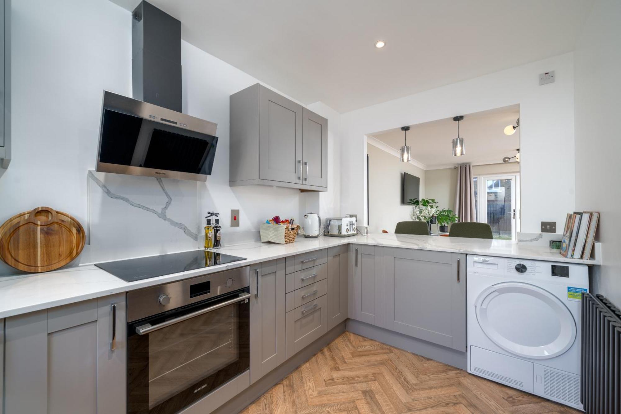 5 Star - Stylish 2 Bed In -excel, Airport