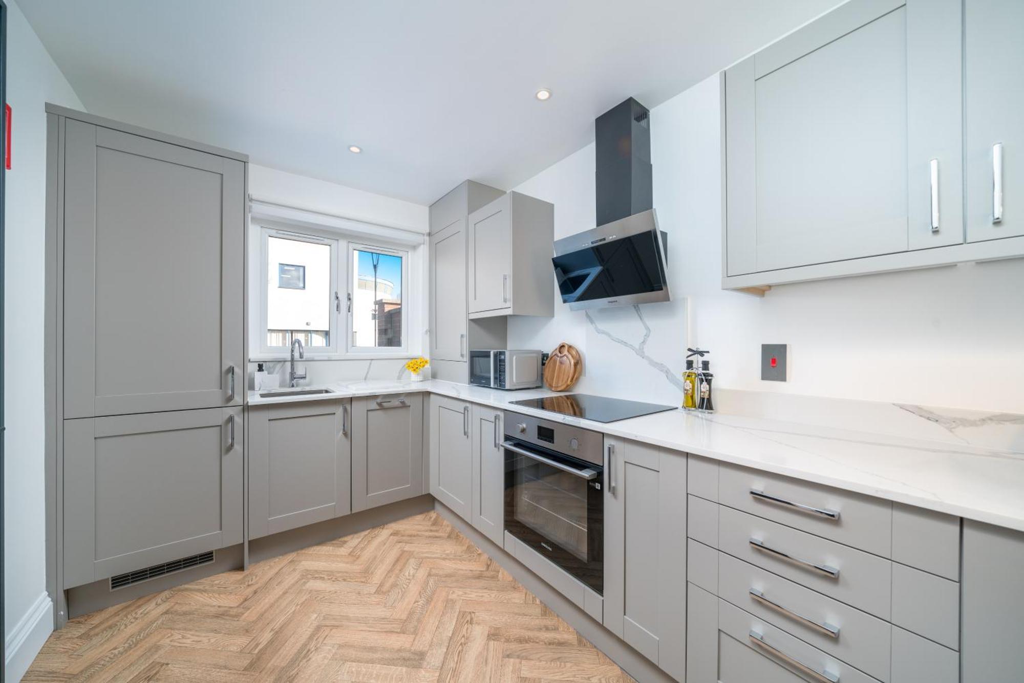 5 Star - Stylish 2 Bed In -excel, Airport *