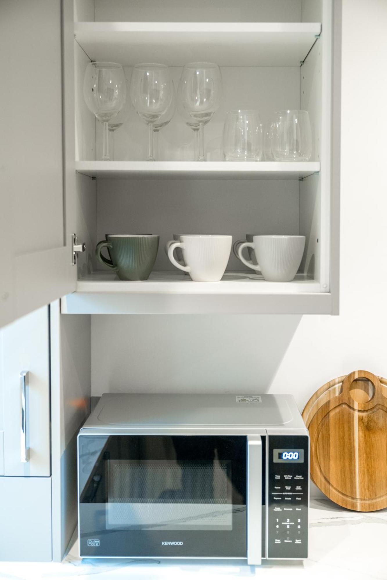 5 Star - Stylish 2 Bed In -excel, Airport Holiday home