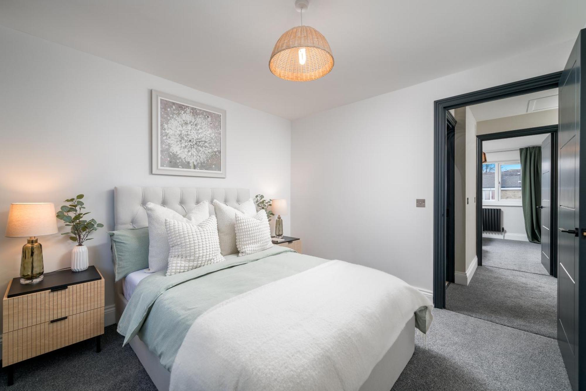 5 Star - Stylish 2 Bed In -excel, Airport Holiday home *