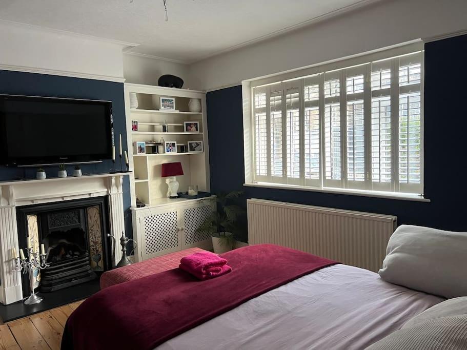 Luxury 4 Bedroom House In Featured On Tv Villa Londres