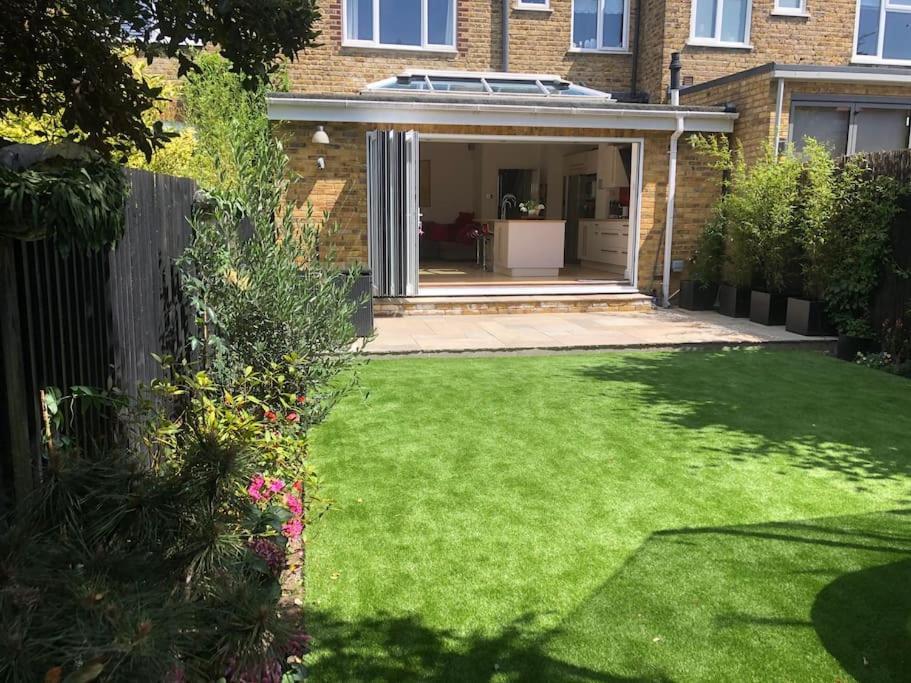 Villa Luxury 4 Bedroom House In Featured On Tv Londres