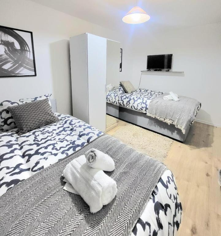 Three Bed Flat In Mile End Appartement