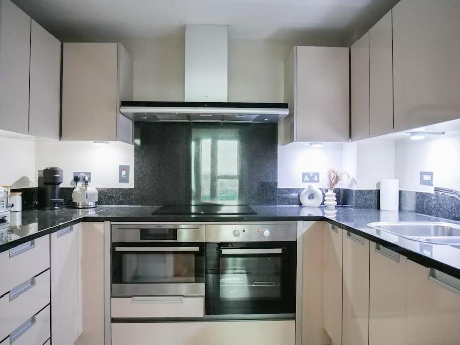 Apartment Stunning Riverside London