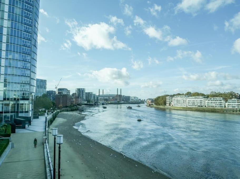 Apartment Stunning Riverside London