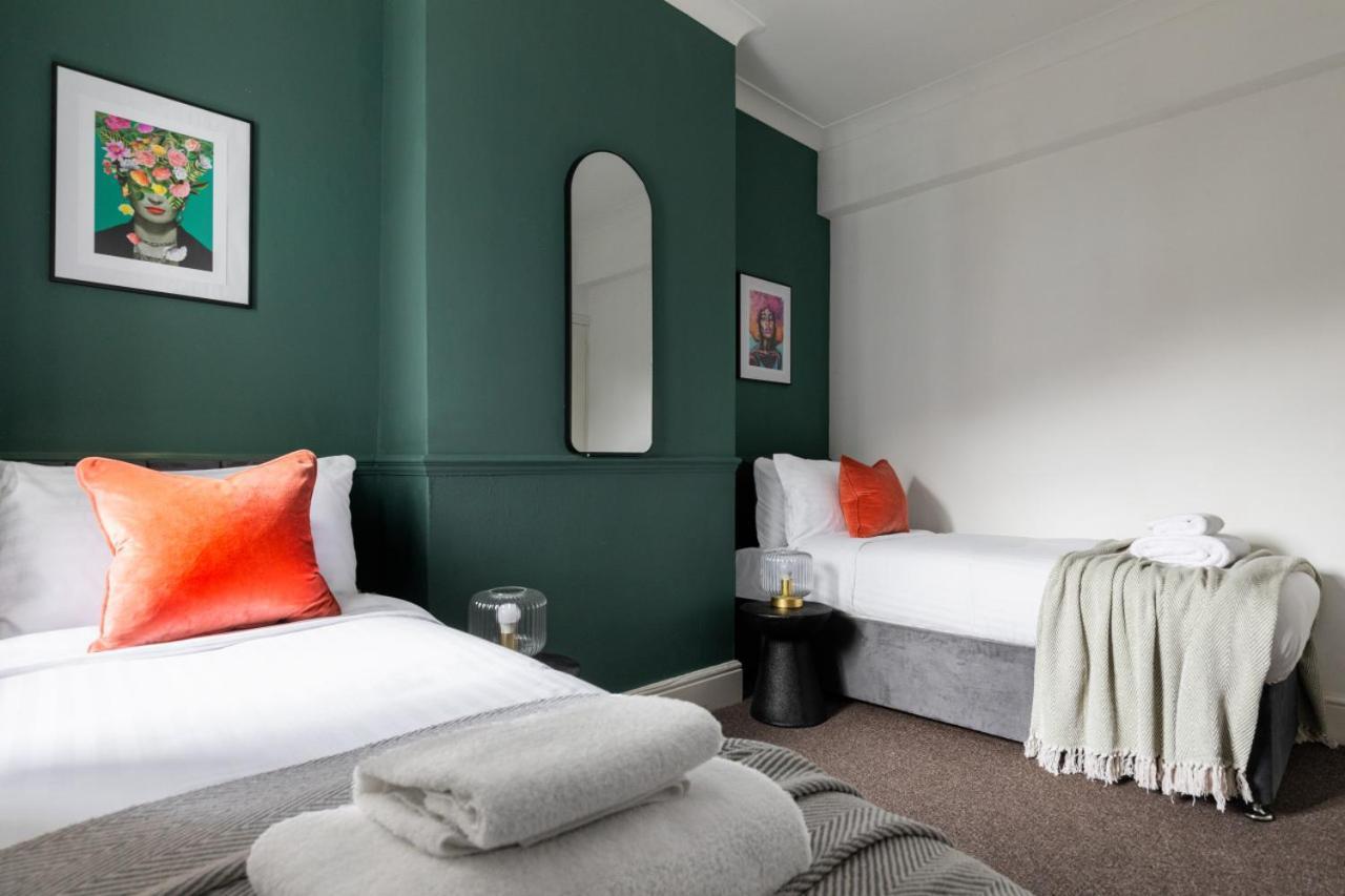 Perry Place - Forest Hill- 3 Bed House *