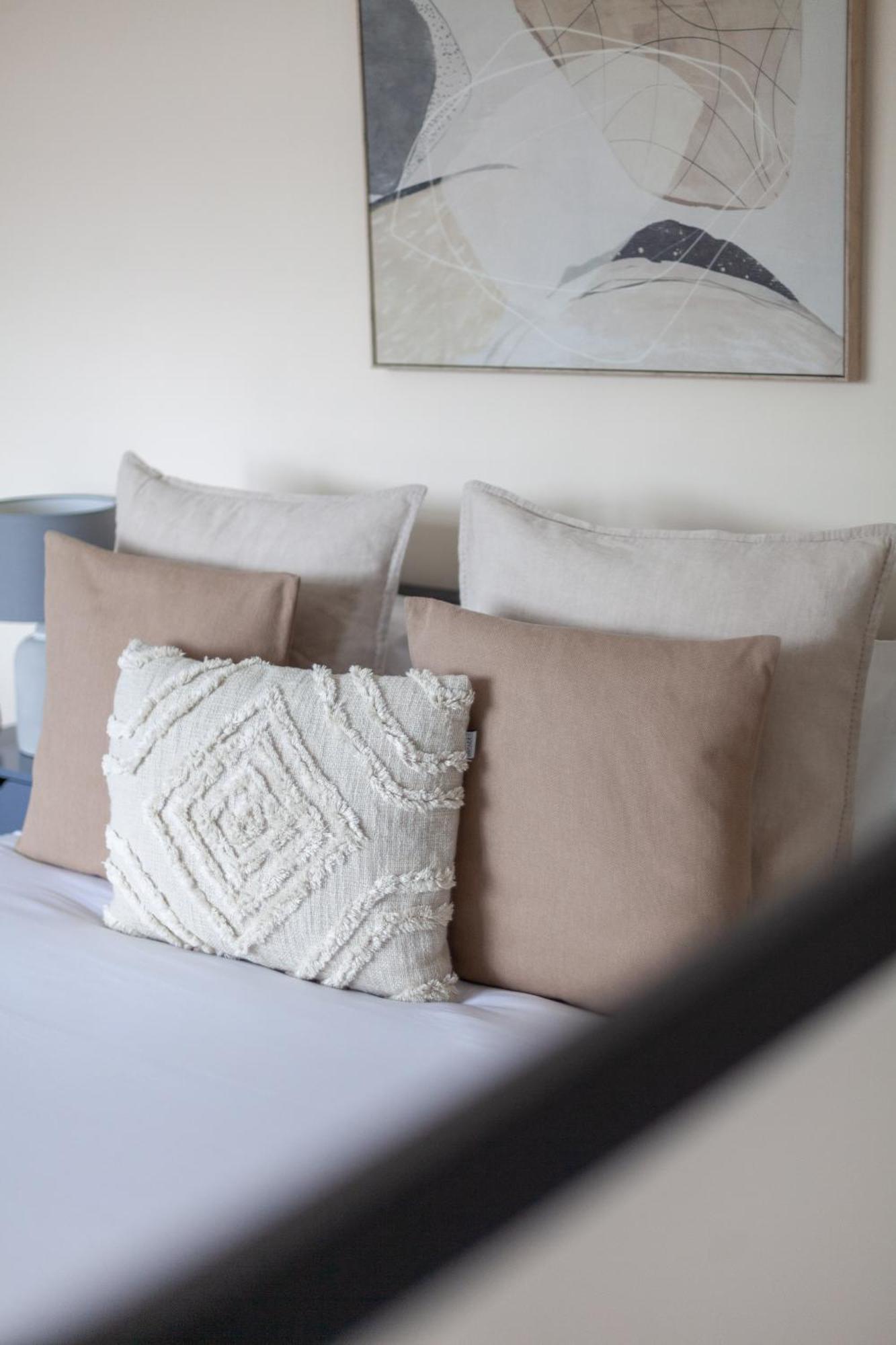 The Wimbledon Park Luxury Apartment *