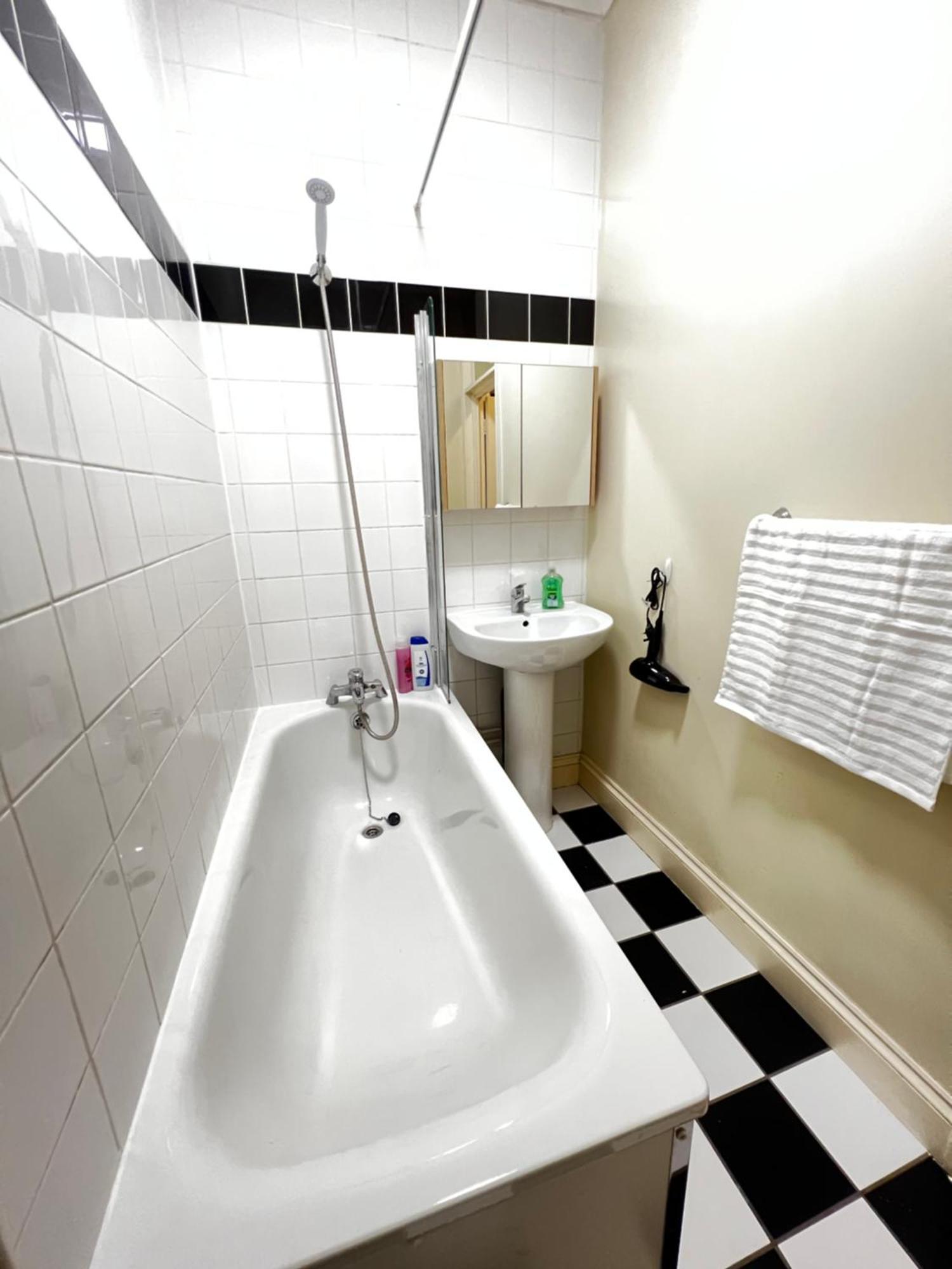 Family 2 Bedroom Flat In Fulham Apartamento Londres