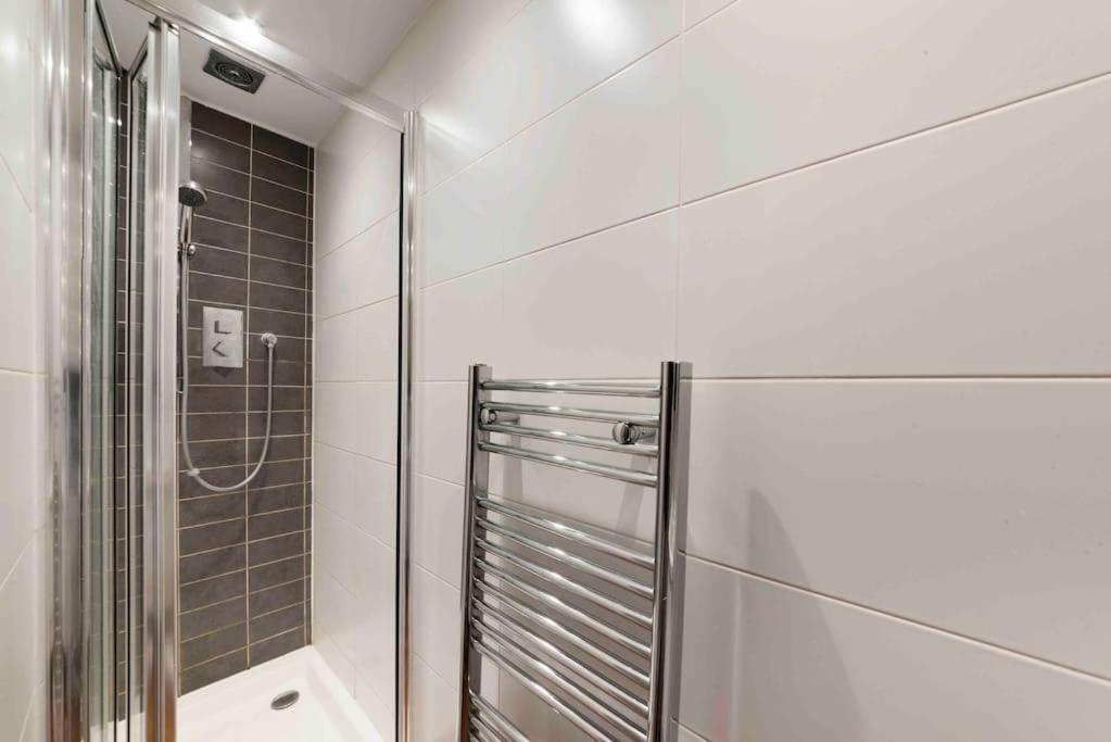 Apartamento Huge 1 Bed -sleeps 4 De Lux Soho Fitzrovia Londres