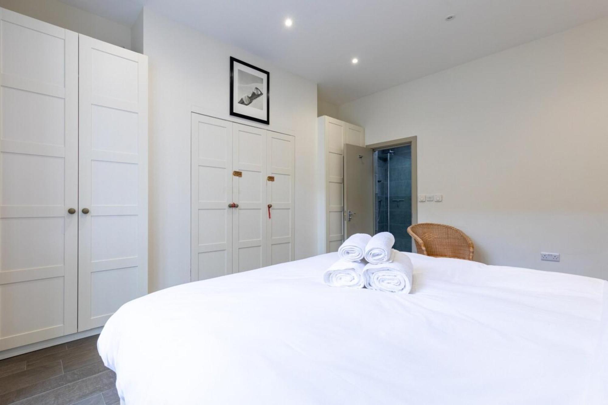 Appartement Elegant 2bd Flat 5 Mins To Kensington Gardens! *