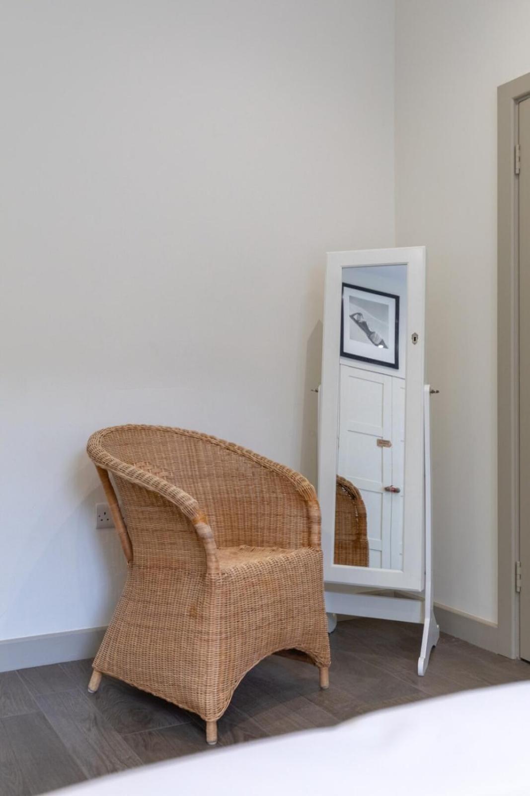 Appartement Elegant 2bd Flat 5 Mins To Kensington Gardens! *