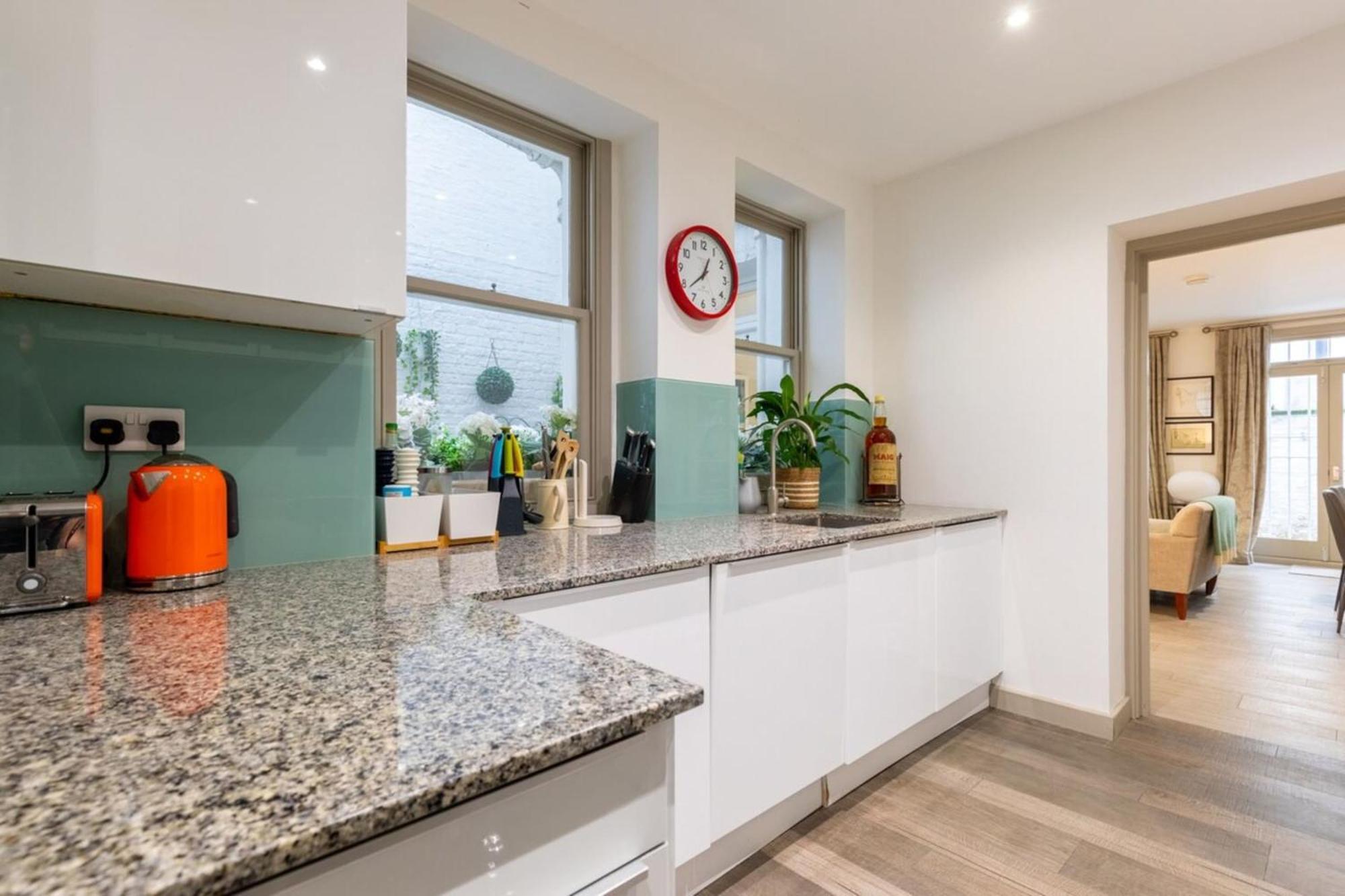 Appartement Elegant 2bd Flat 5 Mins To Kensington Gardens!