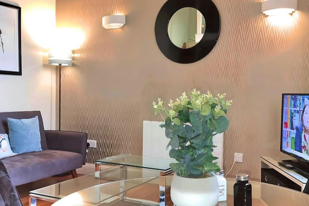 Notting Hill - The One One One! -6- Apartment *