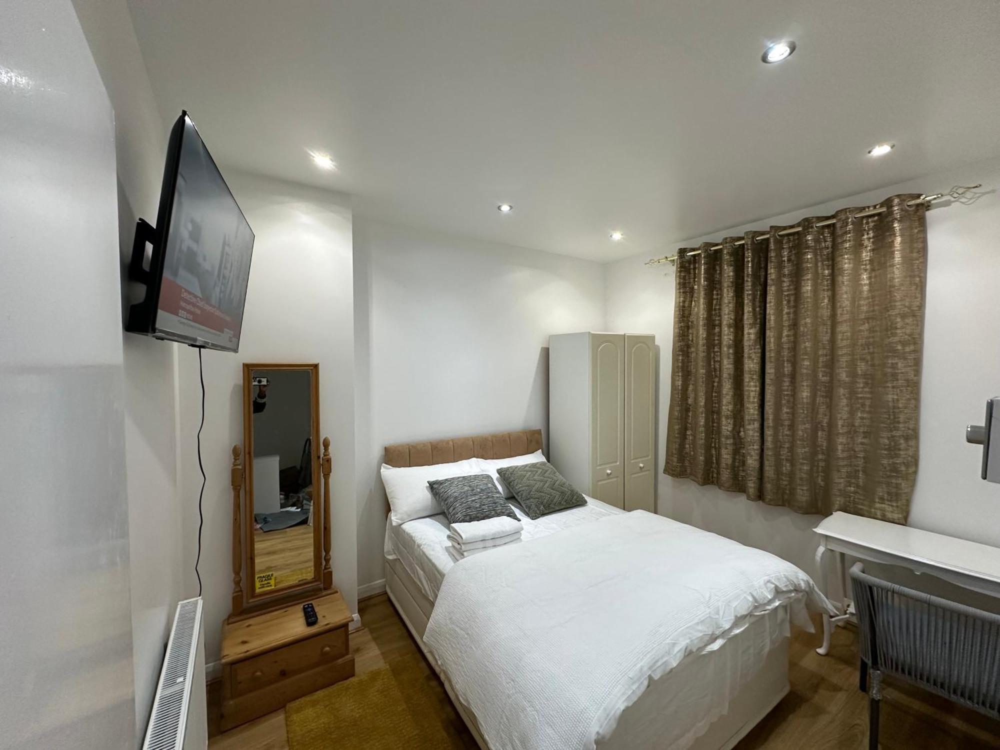 Guest house Beautiful Double With Free Wi-fi And Free Parking