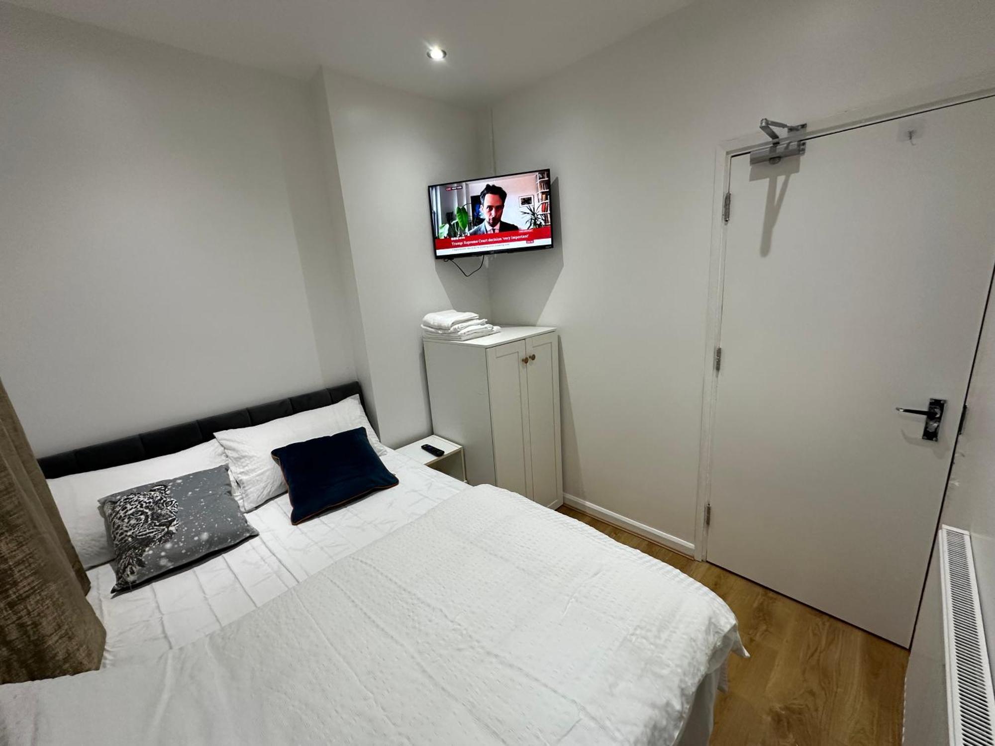 Beautiful Double With Free Wi-fi And Free Parking Guest house