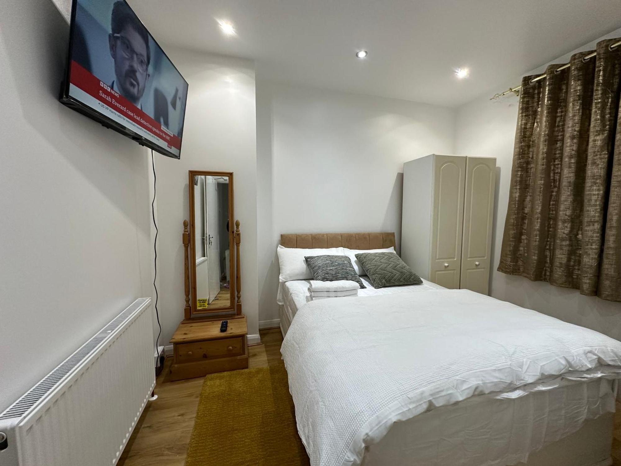 Beautiful Double With Free Wi-fi And Free Parking Guest house