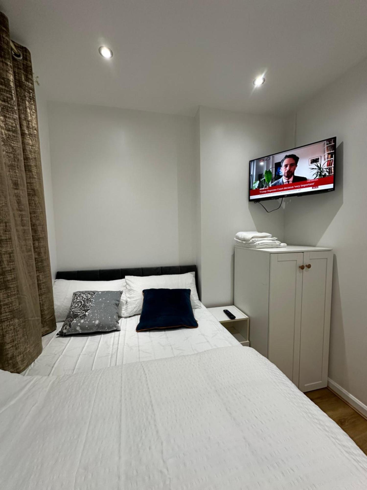 Beautiful Double With Free Wi-fi And Free Parking Guest house *