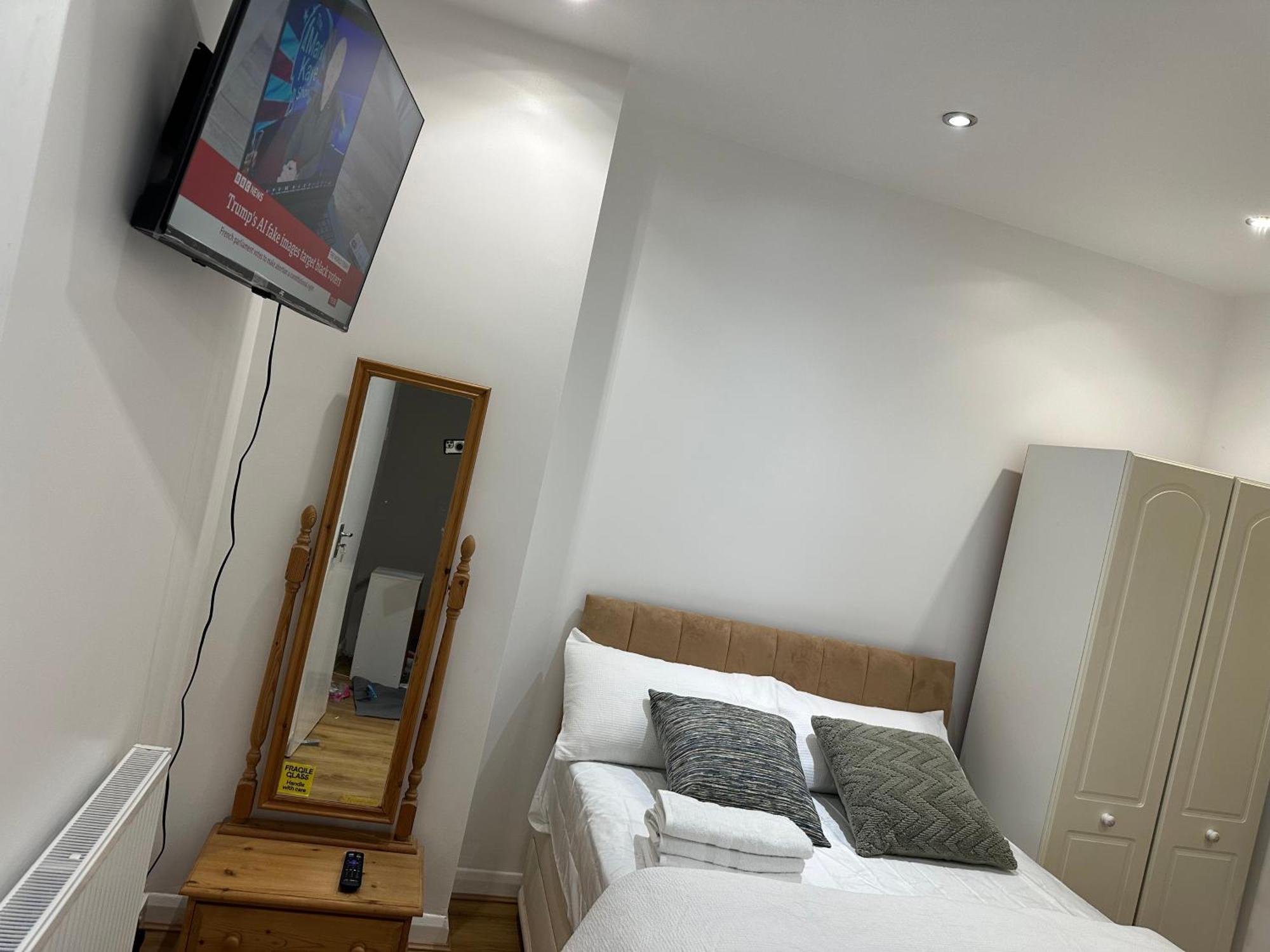 Guest house Beautiful Double With Free Wi-fi And Free Parking