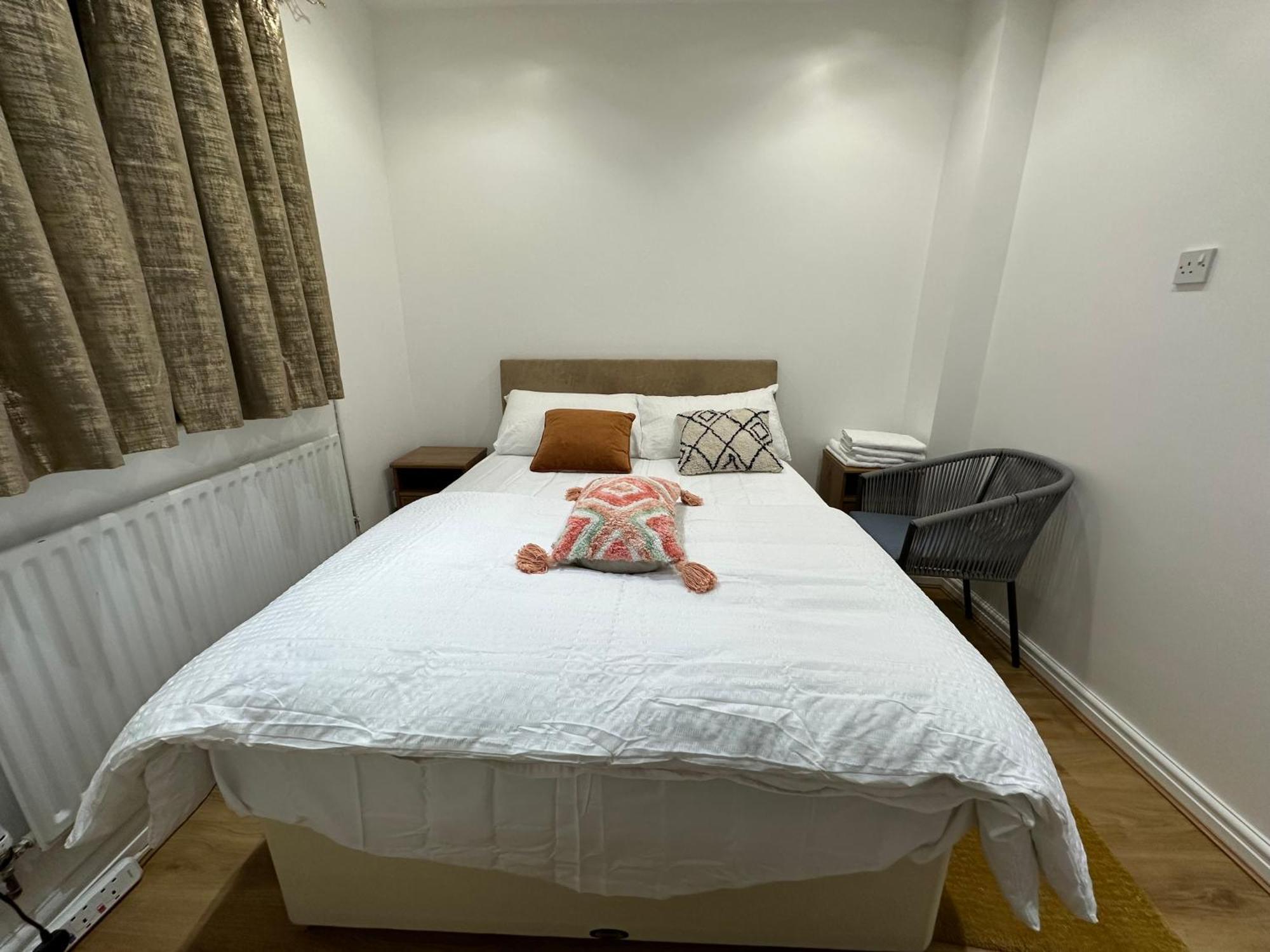 Beautiful Double With Free Wi-fi And Free Parking Guest house
