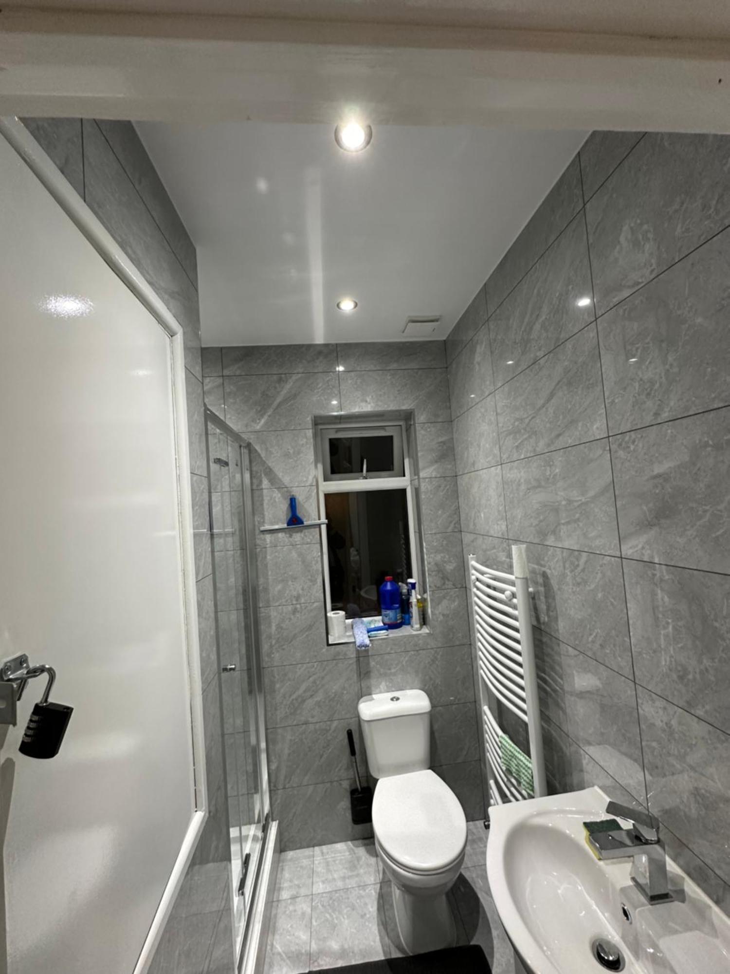 Beautiful Double With Free Wi-fi And Free Parking *