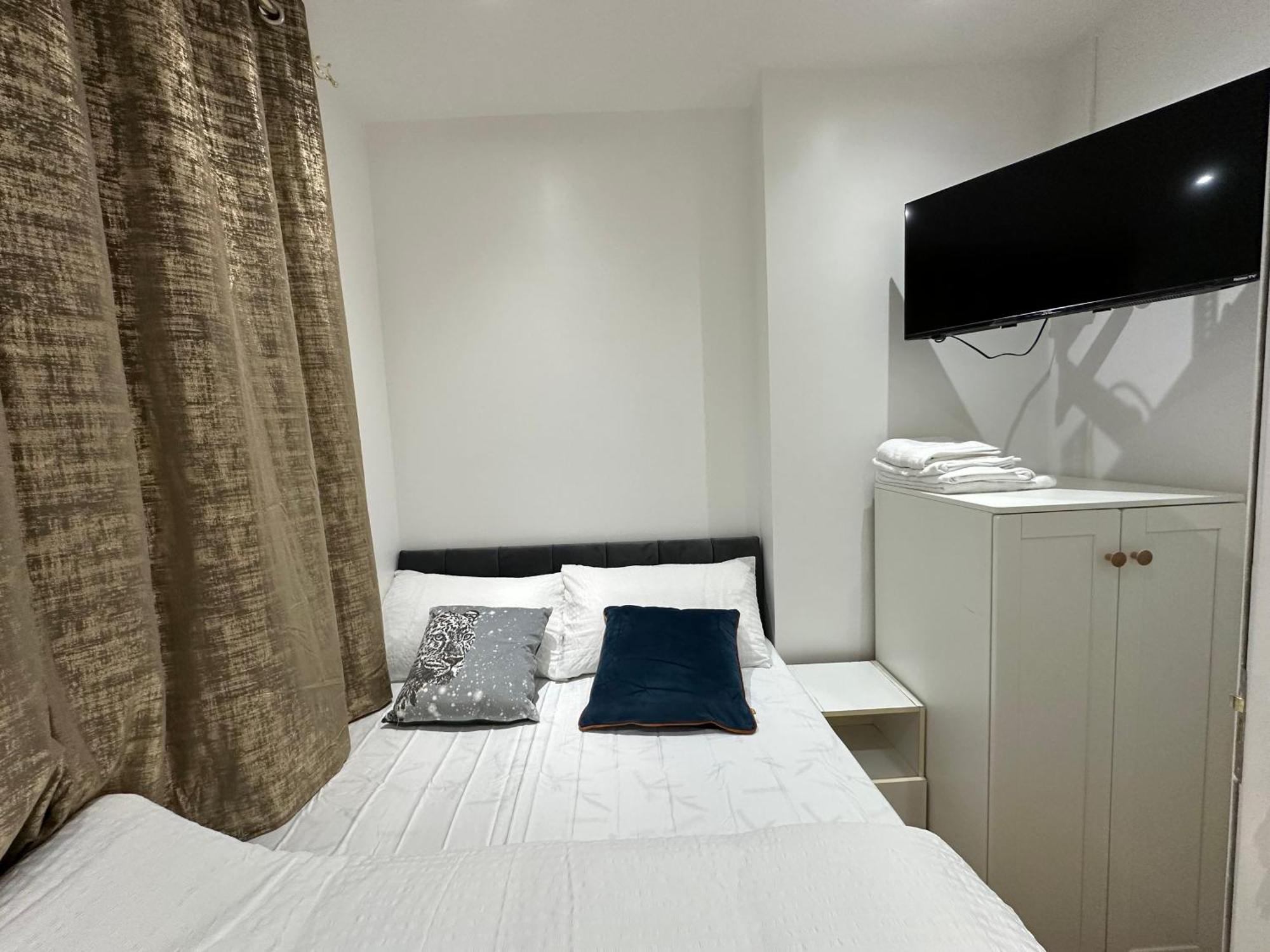 Guest house Beautiful Double With Free Wi-fi And Free Parking *