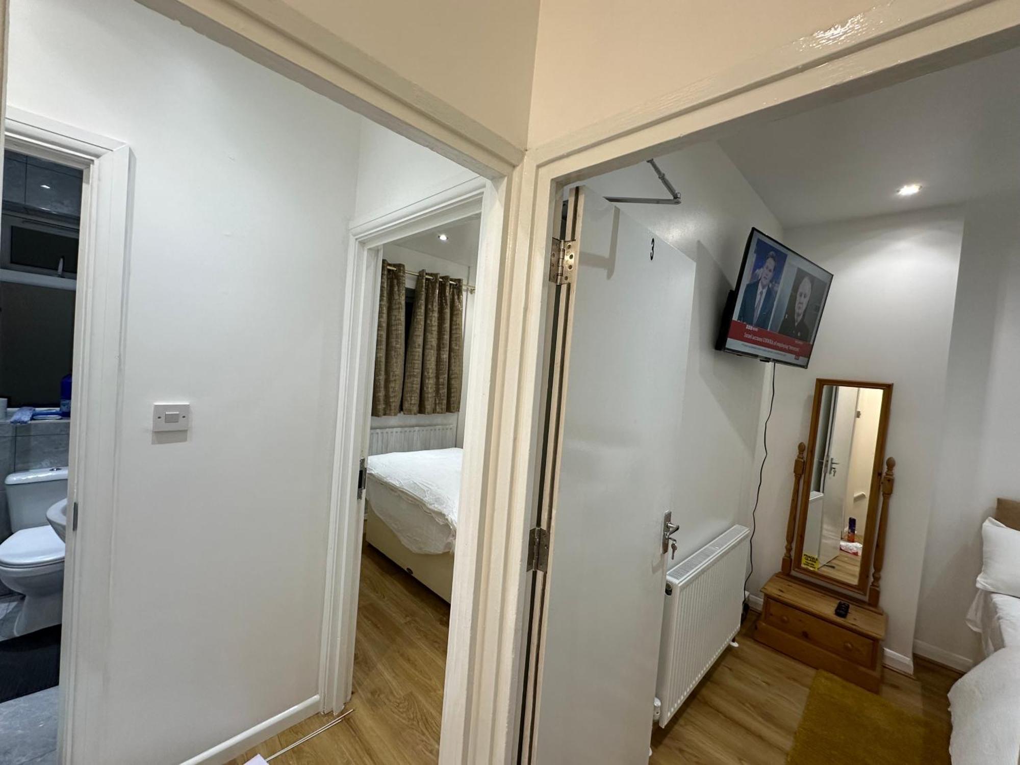 Beautiful Double With Free Wi-fi And Free Parking Guest house