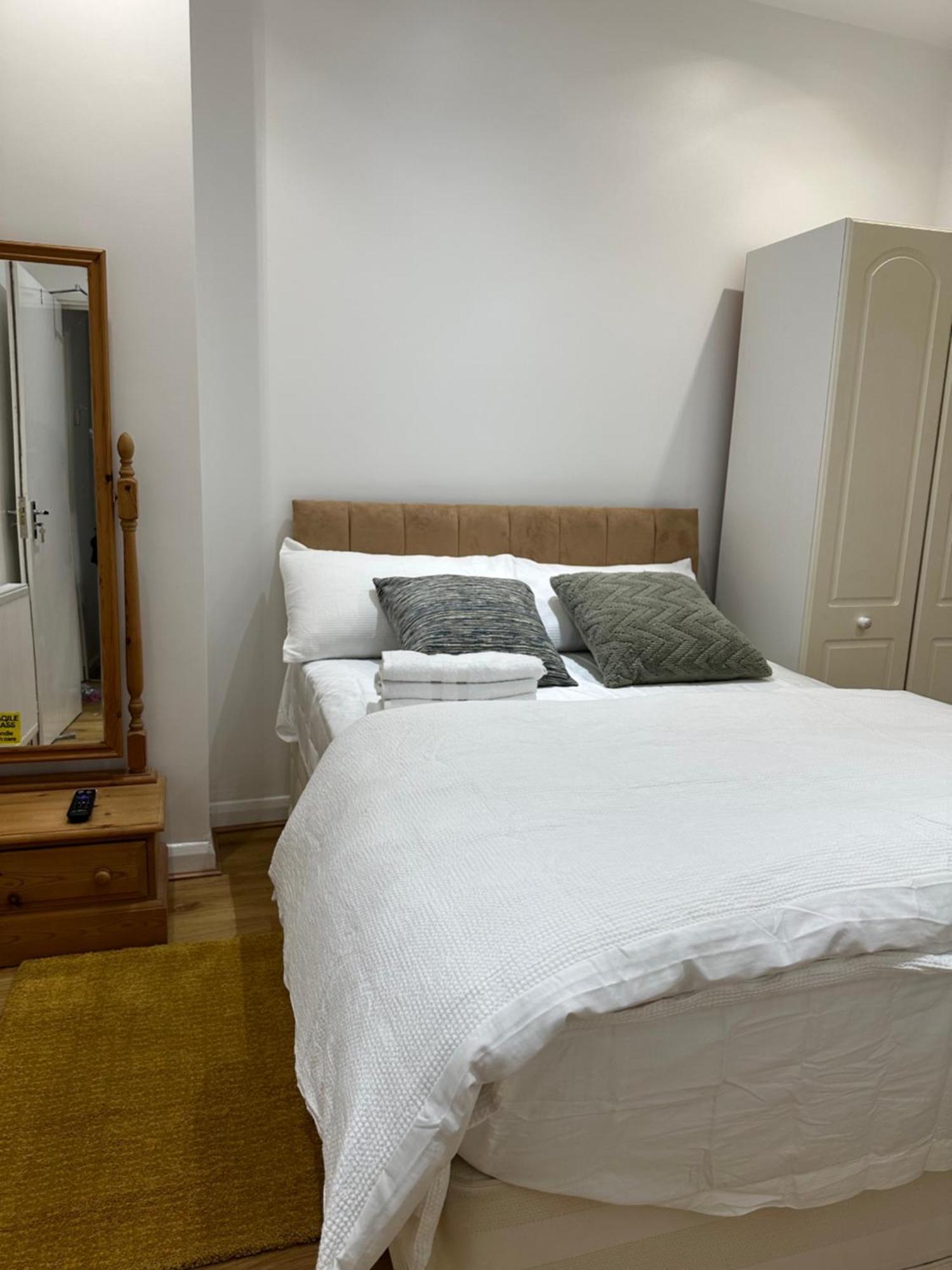 Beautiful Double With Free Wi-fi And Free Parking *