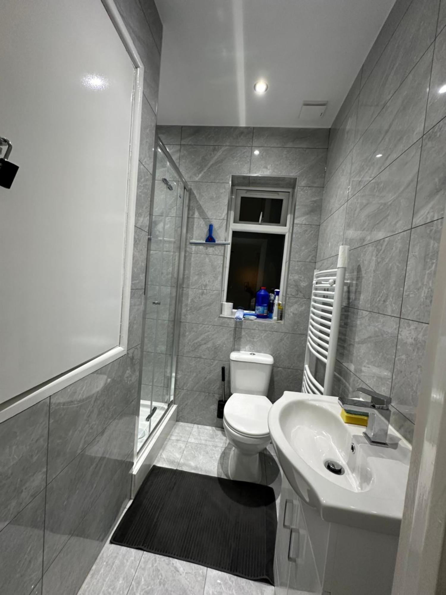 Beautiful Double With Free Wi-fi And Free Parking Guest house *