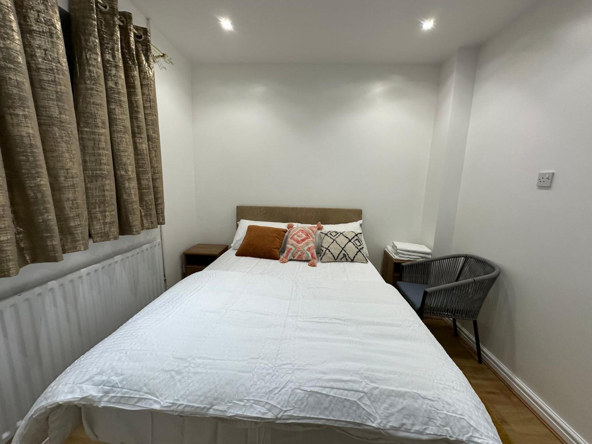 Beautiful Double With Free Wi-fi And Free Parking Guest house London